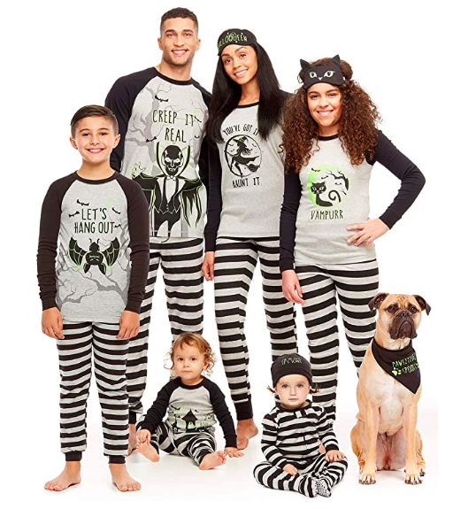 Jammin Jammies Family Matching Halloween 2-Piece Pyjama Sets (Photo via Amazon)