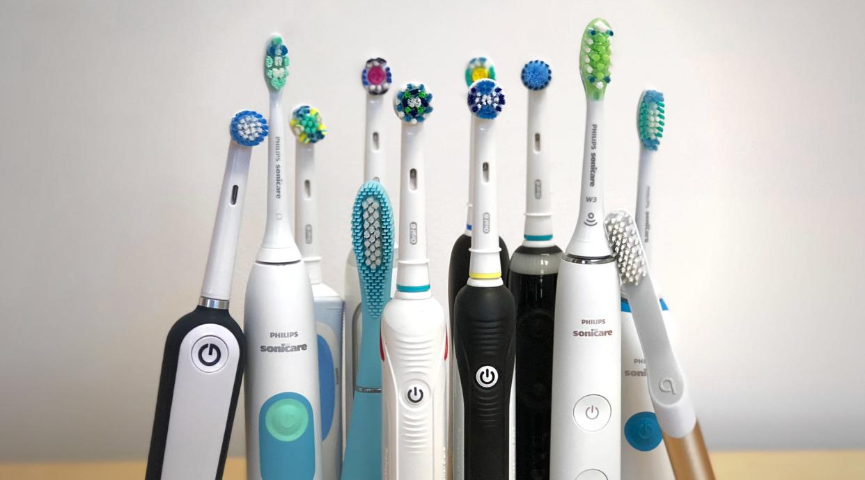 For seniors who suffer from arthritis or have other hand weaknesses or tremors, an electric toothbrush can be a solution to keeping their teeth clean.