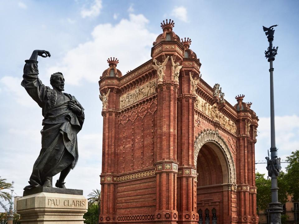 Paul Claris Statue by the Arc de Triomf