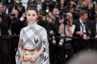 <p>Die Schauspielerin und Jurorin trug ein Kleid des japanischen Designers Christopher Bu – und sichert sich damit ohne Zweifel einen Platz auf der „best dressed“-Liste des Festivals. (Bild: Intertopics/ddp Images) </p>