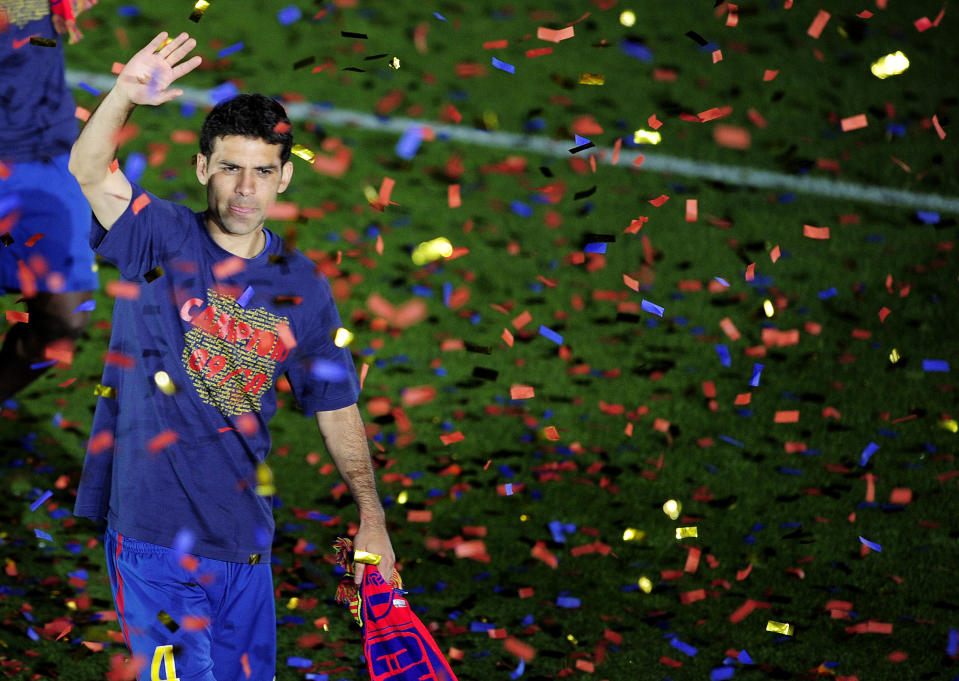 Rafael Márquez celebrando el título de Liga 2010 en el Camp Nou | Getty