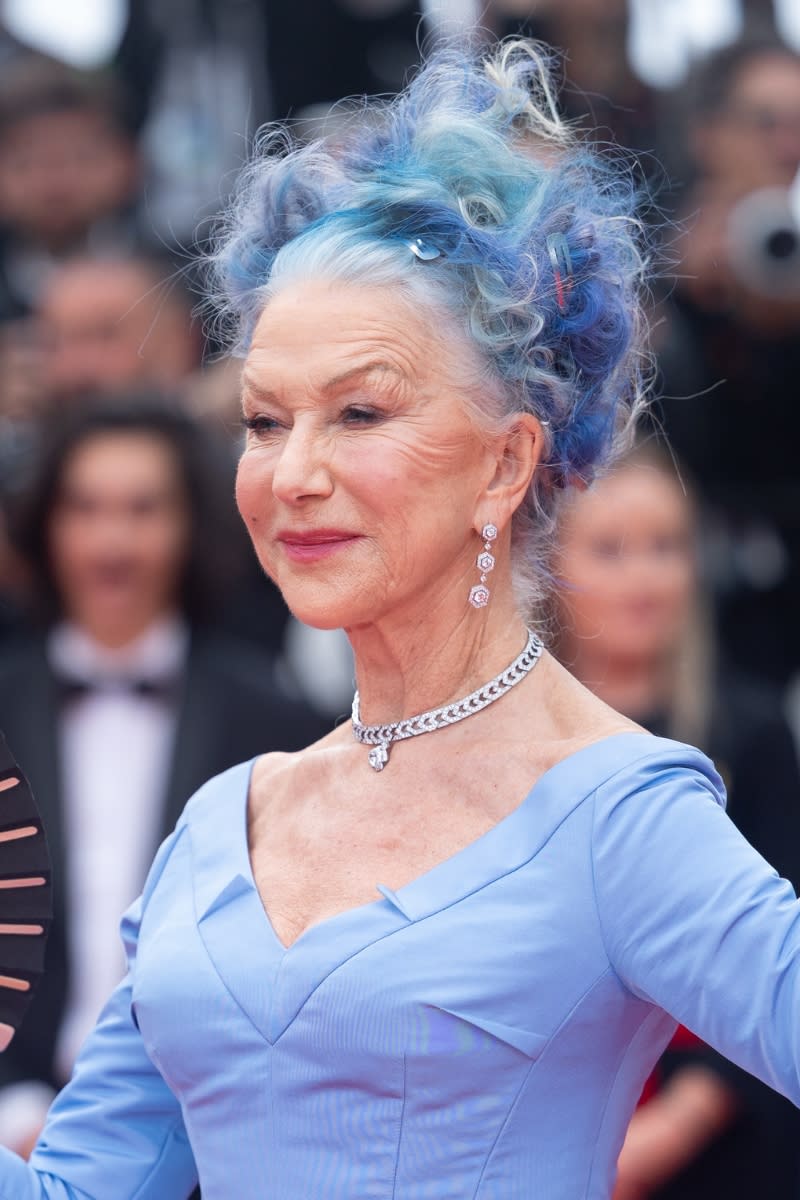 Helen Mirren has blue grey hair whilst attending the 