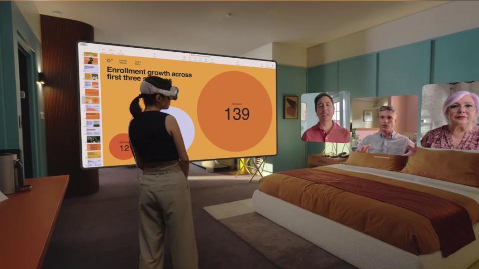 戴上Apple Vision Pro，使用者可以體驗充滿空間感的 FaceTime。（圖／Apple Newsroom）