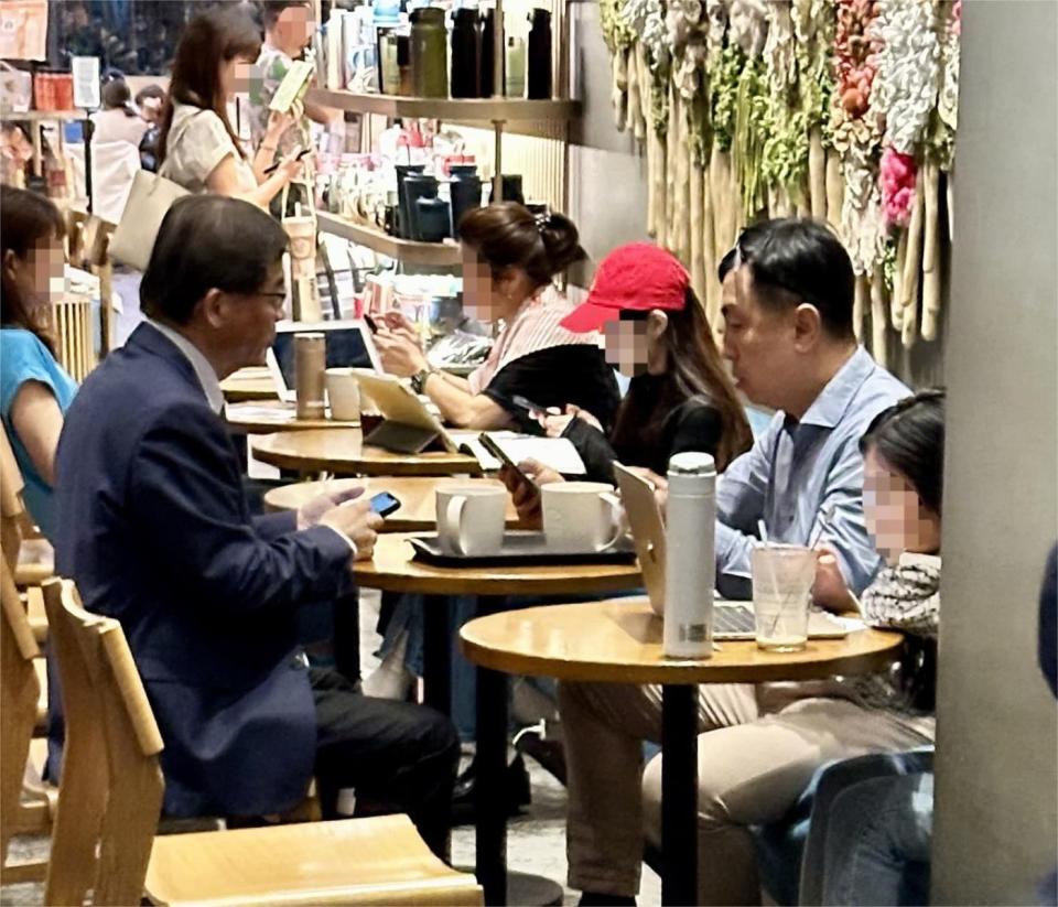 準交通部長李孟諺被目擊和遠航掏空案張綱維律師喝咖啡。翻攝王鴻薇臉書