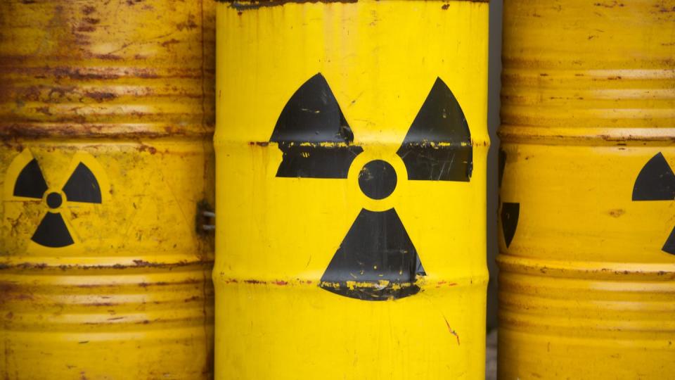 Bis 2031 soll ein Ort gefunden werden, an dem der strahlende Abfall aus Atomkraftwerken möglichst sicher unterirdisch gelagert werden kann. Von 2050 an soll das Endlager genutzt werden.