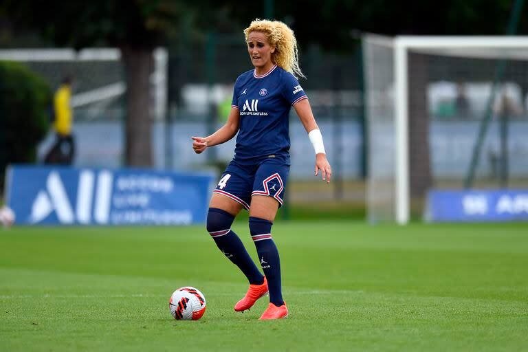 Kheira Hamraoui, la jugadora del PSG que fue atacada