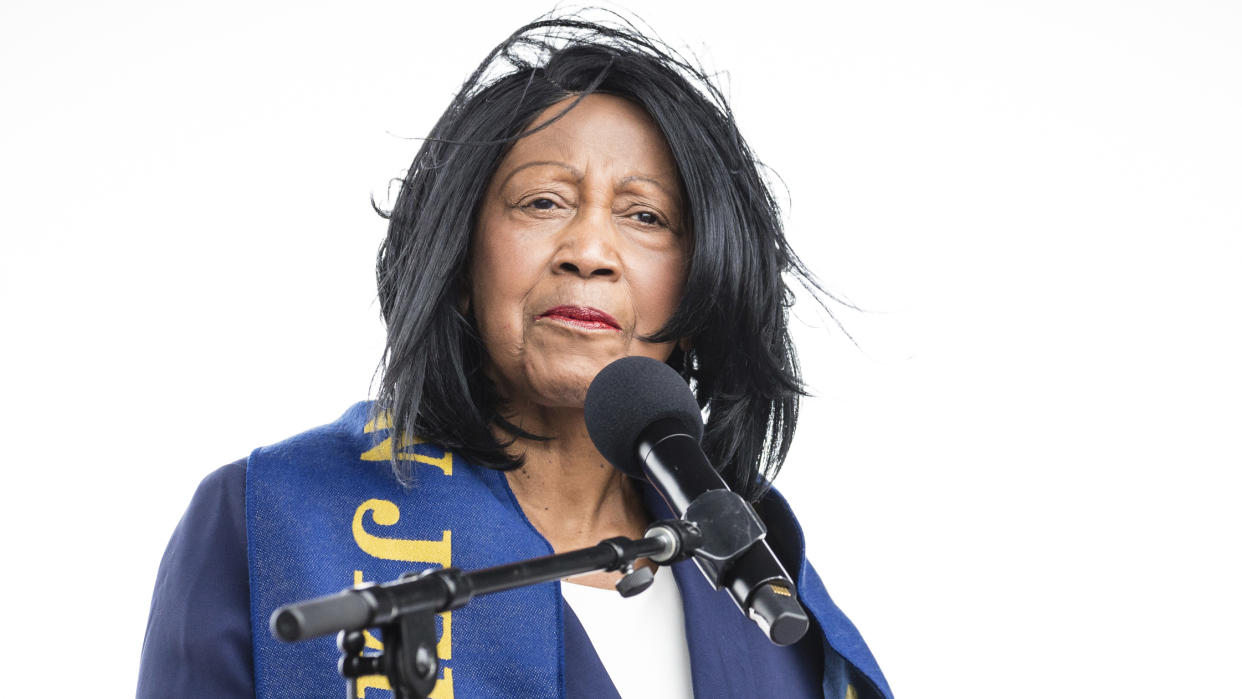 New Jersey Lieutenant Governor Sheila Oliver speaks into a microphone.