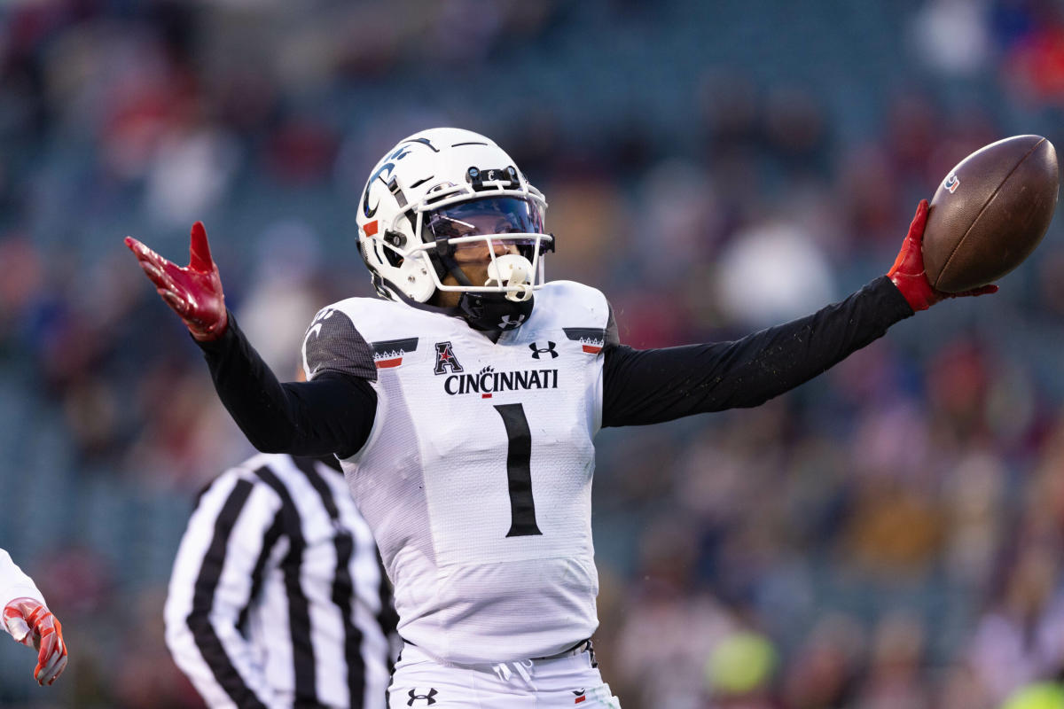 Raiders select Cincinnati WR Tre Tucker at pick No. 100