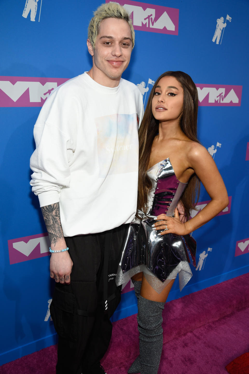 Pete Davidson and Ariana Grande attend the 2018 MTV Video Music Awards. (Photo: Kevin Mazur via Getty Images)