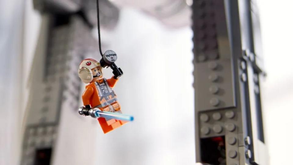 Star Wars LEGO AT-AT Luke minifigure