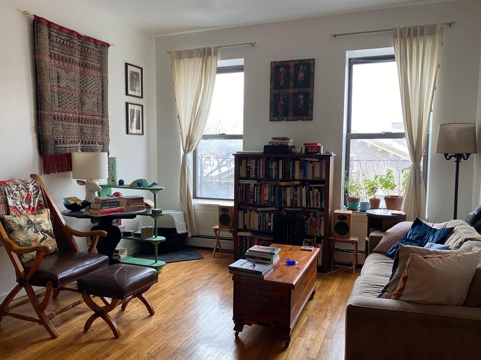 Artfully decorated living room in New York. 