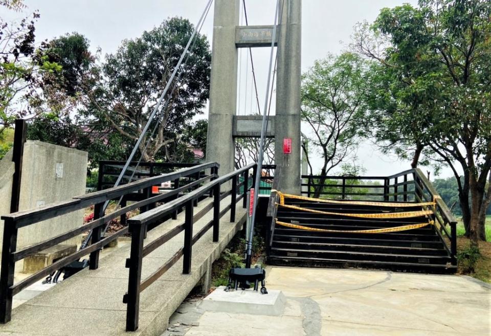 後壁小南海風景區吊橋平台施工，自四月十七日起禁止通行。（公所提供）