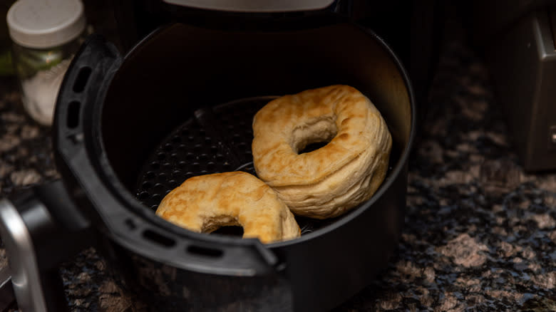 Air fryer biscuit dough donuts 