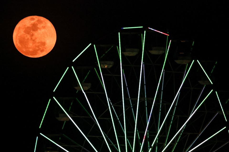 Photos from around the world of the super blue moon