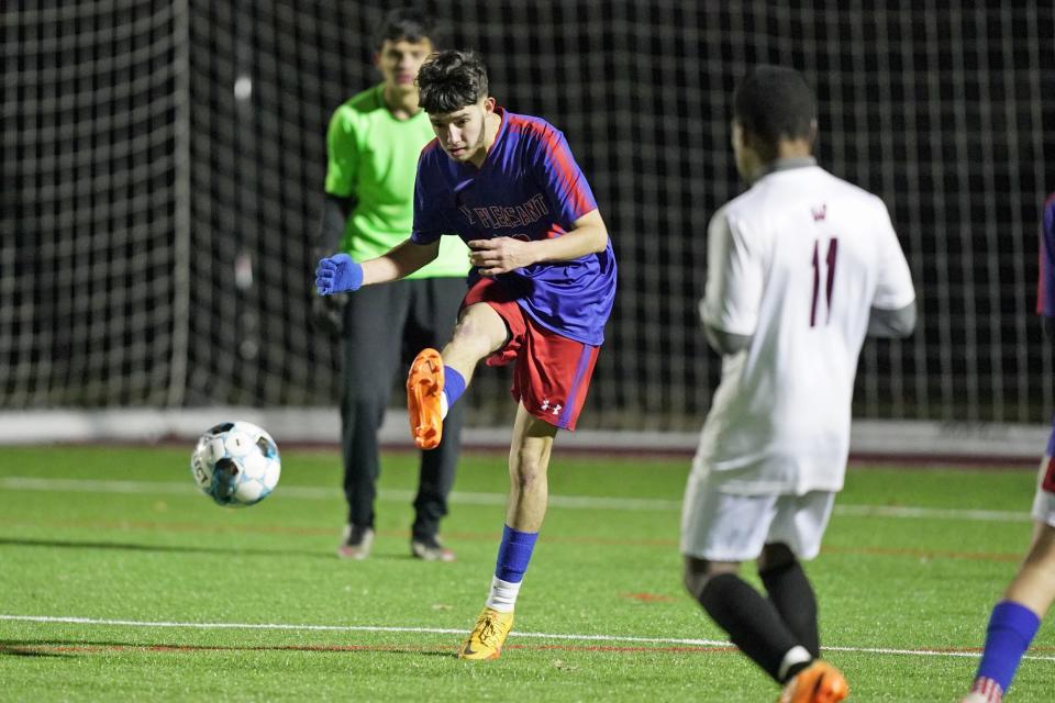 Leonel DeLeon, Mount Pleasant boys soccer