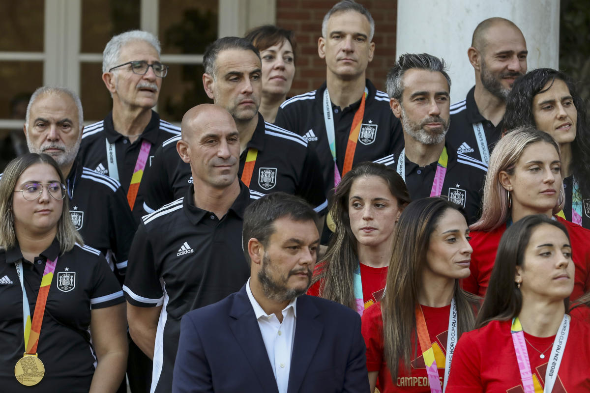 El cuerpo técnico de la selección española femenina dimite en medio del escándalo de Luis Rubiales