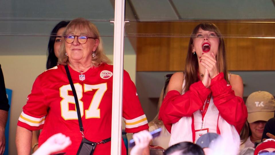 kansas city, mo september 24 taylor swift cheers from a suite with donna kelce as the kansas city chiefs play the chicago bears during the first half at geha field at arrowhead stadium on september 24, 2023 in kansas city, missouri photo by cooper neillgetty images
