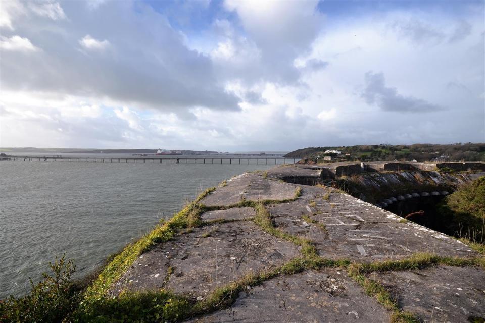 The bottom building is made up of seven Gun Rooms, Magazine Rooms and an intricate channel of light and ventilation passages displaying masterful stone and brickwork.