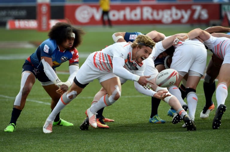 The United States came back from a stinging defeat to England in their final pool match, to overcome Argentina 21-19 and book a quarter-final showdown with South Africa