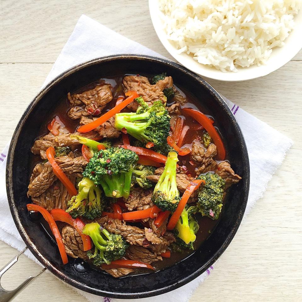 Beef and Broccoli With Red Peppers