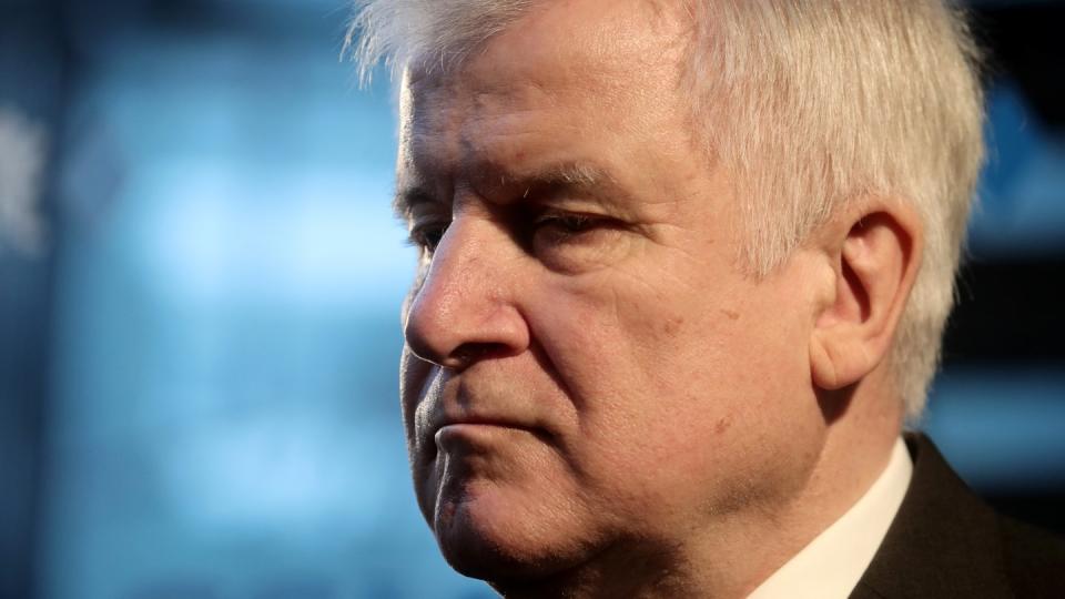 «Wir glauben, dass alles seine Zeit hat»: Der CSU-Kreisverband Kronach fordert die Ablösung des von Parteichef Horst Seehofer. Foto: Michael Kappeler