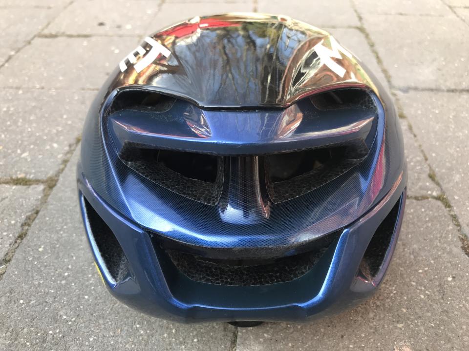 NACA vents of the MET Rivale MIPS helmet