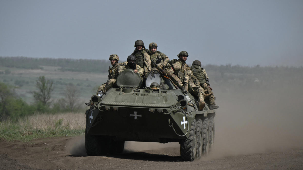  Ukrainian troops near Chasiv Yar. 