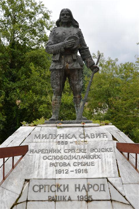 Monumento a Milunka Savić en Serbia levantado en 1995 (imagen vía Wikimedia commons)