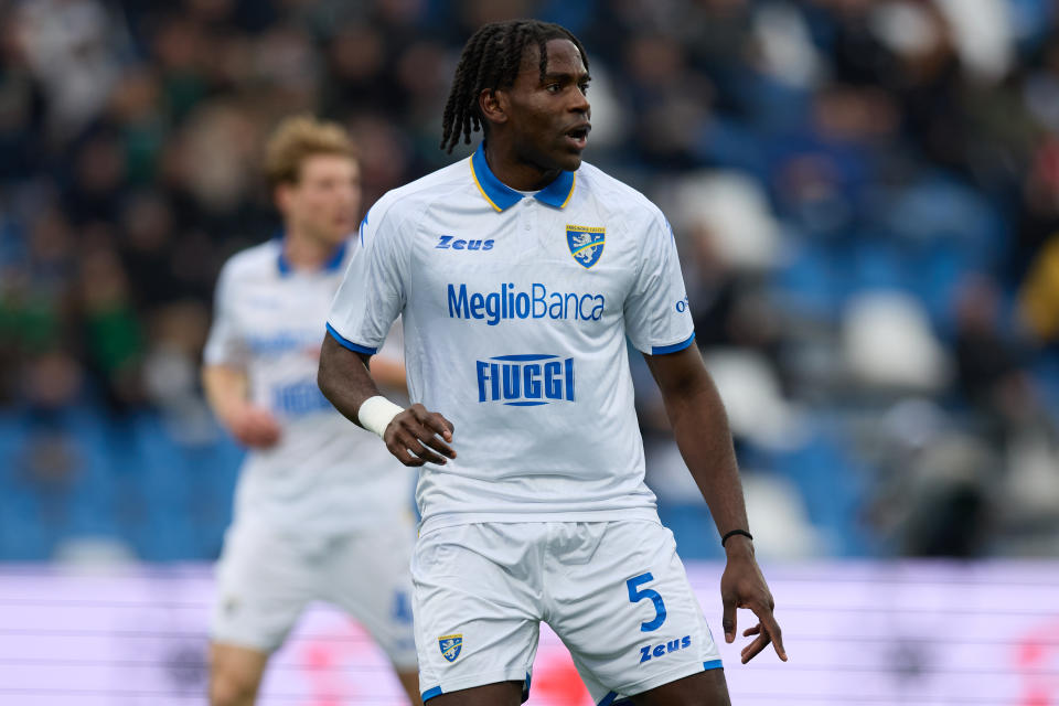 �� Leicester City confirm Caleb Okoli signing