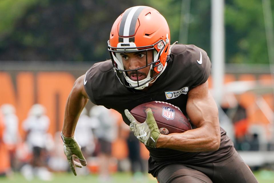 Cleveland Browns wide receiver Anthony Schwartz participates in a drill during training camp Tuesday in Berea.