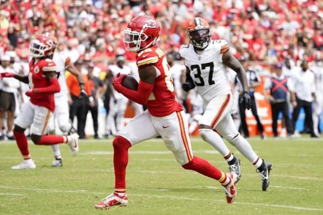 Panthers acquire WR Ihmir Smith-Marsette from the Chiefs after spate of  injuries at wide receiver - ABC News