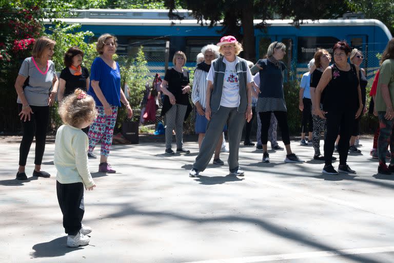 Bailar para mantenerse en movimiento, ese el mantra que sigue el grupo



