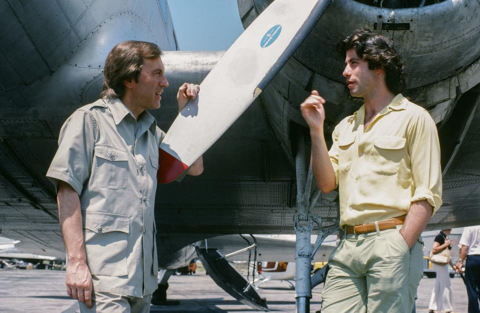 These Photos of Celebrities on Planes in the '70s Make Flying Actually Look Fun