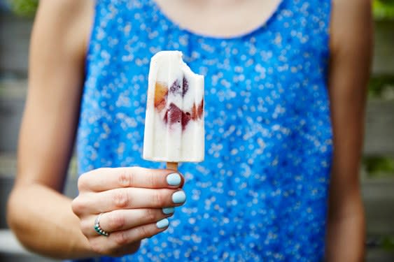 Peaches and Crema Paleta Pops