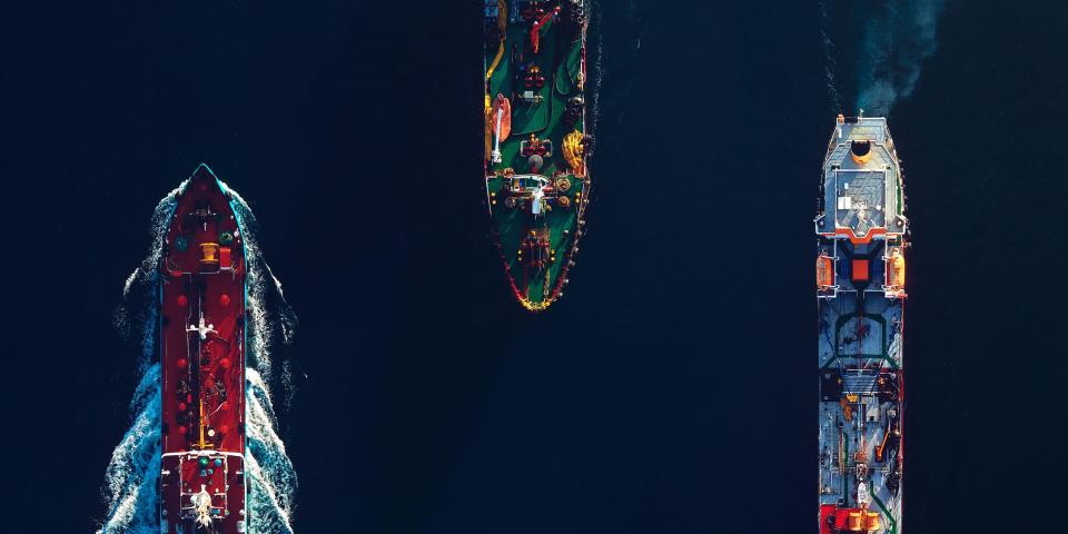 Oil tanker