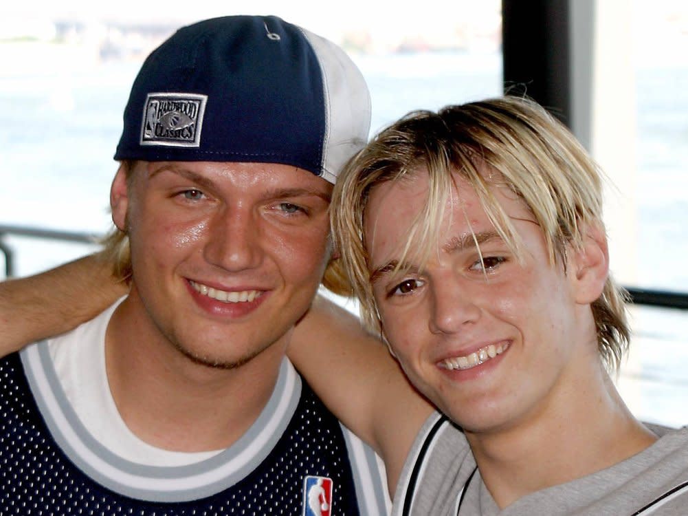 Nick Carter (l.) und sein jüngerer Bruder Aaron im Jahr 2003 in New York. (Bild: imago images/ZUMA Globe)