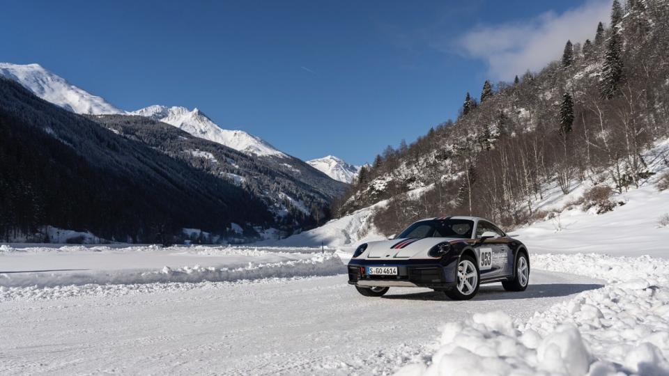 誰說經典跑車不能越野？Porsche 911 Dakar引進以來不僅每月都有新車掛牌，2023年11月還是有一輛上路！