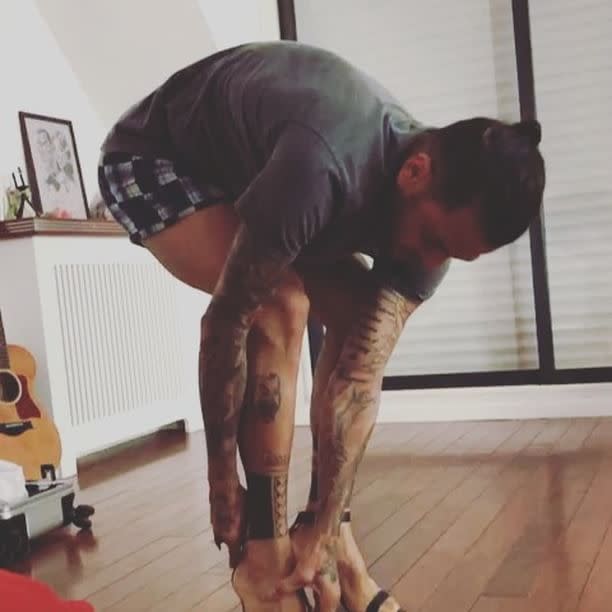 Dani Alves ha mostrado sus cualidades para desfilar en la pasarela con los tacones de su esposa. <a href="https://www.instagram.com/danialves/?hl=en" rel="nofollow noopener" target="_blank" data-ylk="slk:Foto: Dani Alves/Instagram;elm:context_link;itc:0;sec:content-canvas" class="link ">Foto: Dani Alves/Instagram</a>