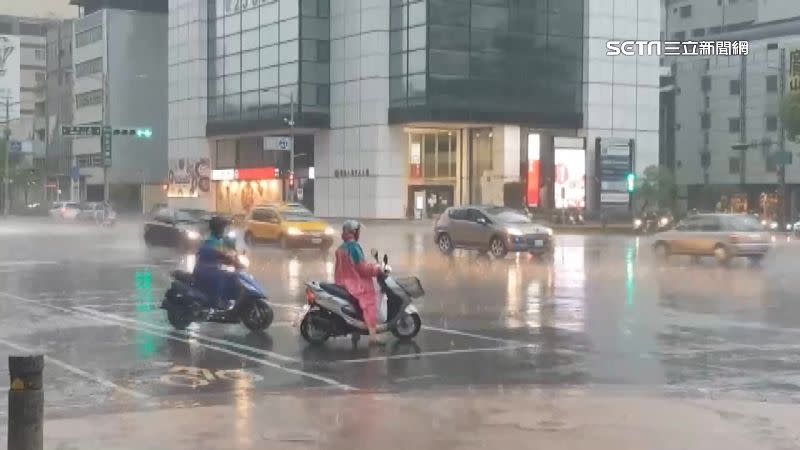 初六15日開工，氣象署預估北台灣將會轉濕涼。（示意圖／資料照）
