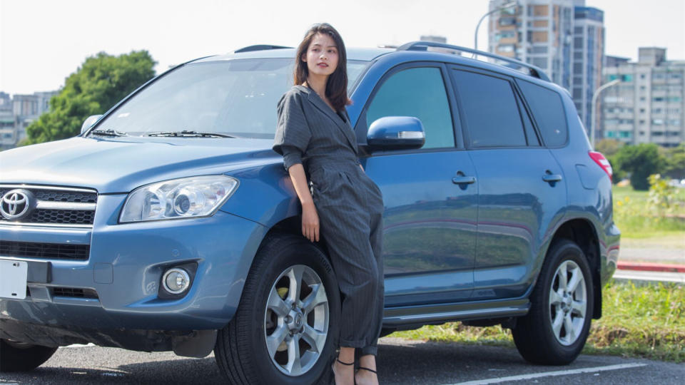 【明星聊愛車】常立琳十年獨鍾TOYOTA RAV4  夢幻車款軍綠色G-Class超帥超硬派！