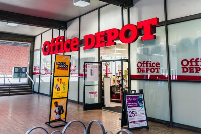 8 Iconic Retail Chains That Closed Stores in 2021