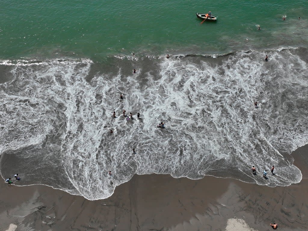 CORONAVIRUS-PERU PLAYA (AP)