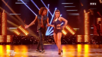 Laurent Maistret et Denitsa Ikonomova sont les premiers à s’élancer sur la piste pour cette soirée qui s’annonce très prometteuse. Sur un chacha au son d’Uptown Funk de Bruno Mars, le couple enflamme le plateau de l’émission avec une prestation à la limite de la perfection et digne d’une finale de DALS. Le duo a littéralement subjugué les juges. Chris Marques félicite l’ancien candidat de Koh-Lanta et affirme qu’il a “incroyablement amelioré sa technique” depuis le début de la saison, tandis que que Jean-Marc Généreux annonce même qu’il va “rentrer dans la légende”. Pour cette fabuleuse performance, le couple récolte une note exceptionnelle de 75 points sur 80 possibles (39 en artistique et 36 en technique).