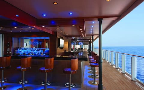 Norwegian Getaway bar - Credit: © 2014 Rick Diaz Photography NCL unlimited usage