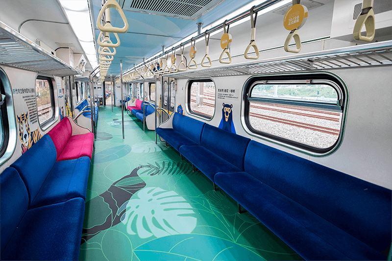 台鐵六家線動物彩繪列車內部