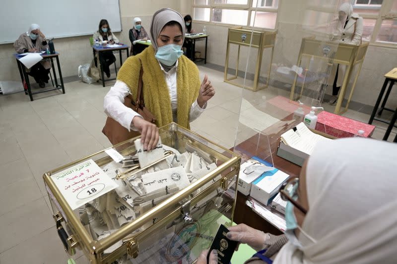 Kuwait holds parliamentary elections