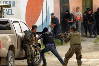 En San Pedro Sula los enfrentamientos armados son parte de la rutina (EFE/Str)