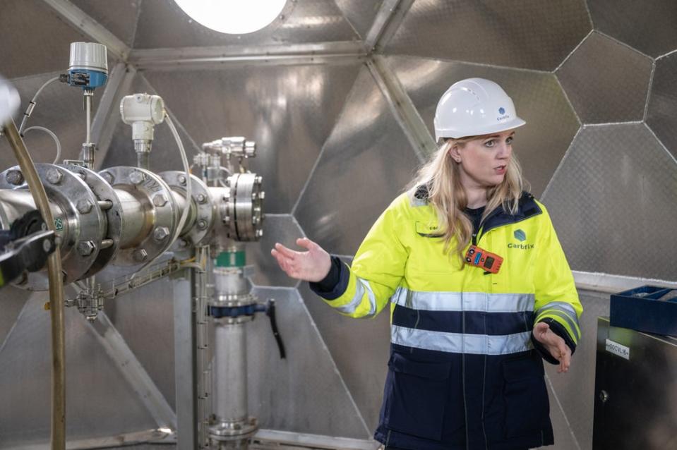Dr Edda Sif Pind Aradottir demonstrates how her company turns CO2 into stone (Sigurdur Olafur Sigurdsson)
