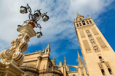 Plaza Virgen de los Reyes - Credit: ALAMY