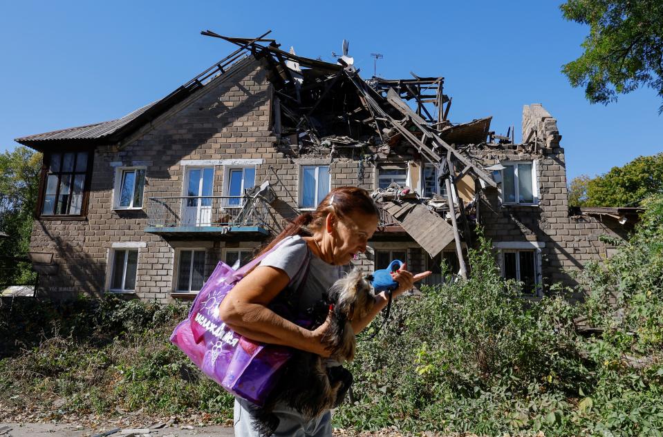 Aftermath of recent shelling in Donetsk (REUTERS)